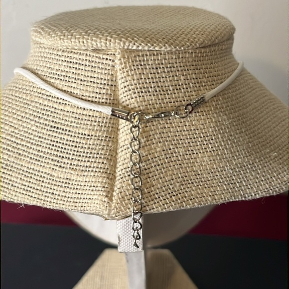 Vintage Hand Painted Blue Cornflowers on Porcelain in Gold Tone Setting Necklace - Picture 3 of 5